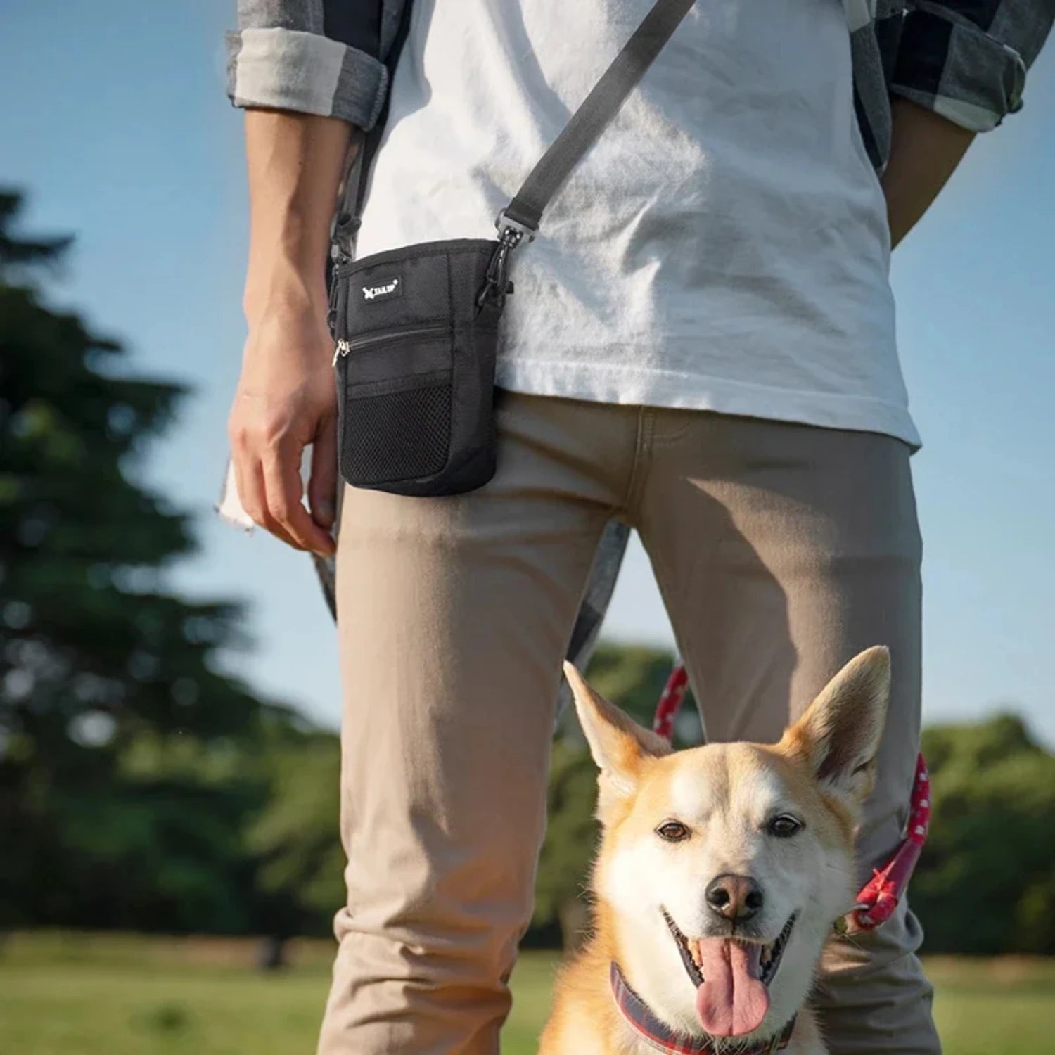 New Portable and Convenient Travel Dog Snack Treat Bags - Easy-to-Use Belt Bag with Clip-on Pouch for Pet Training - Handy Poop